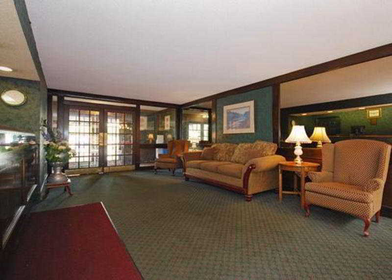 Quality Inn And Suites North Columbus Interior photo