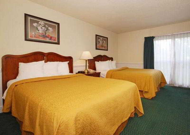 Quality Inn And Suites North Columbus Room photo